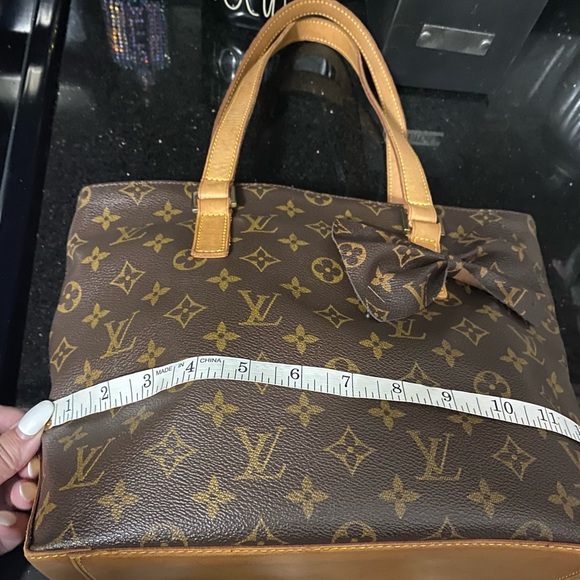 Louis Vuitton tote - Picture 9 of 16
